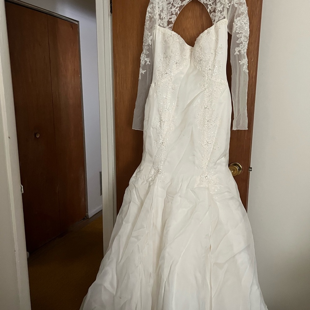 Elegant White Lace Zac Posen Wedding Dress